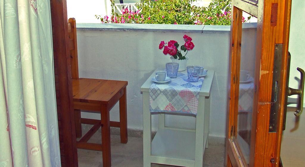 Hotel Eleftheria Parikia  Luaran gambar